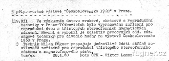 Obr. 1b. Technik Milan Fügner propojuje jednotlivé části skříně zesilovačů. Foto ČTK.  Výstava Československo 1960 - Bruselský pavilon.